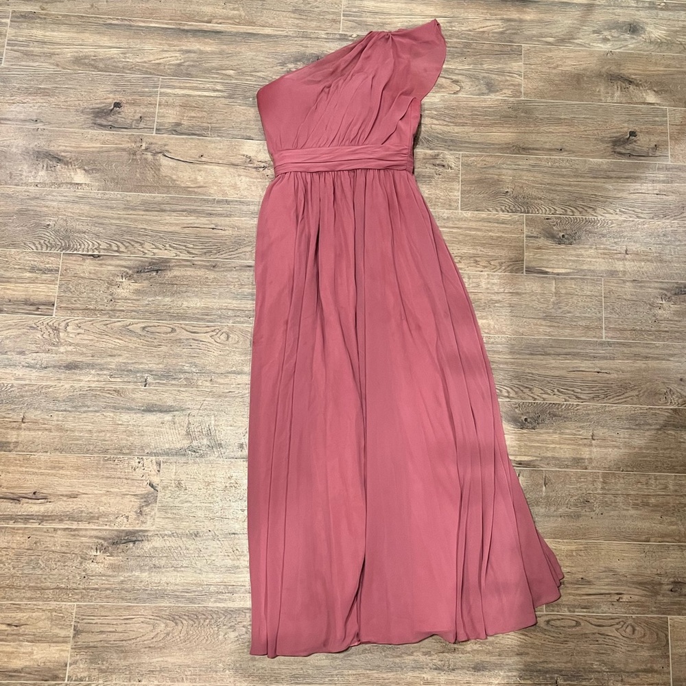BRIDESMAIDS DRESS. DUSTY ROSE COLOR. SIZE 8